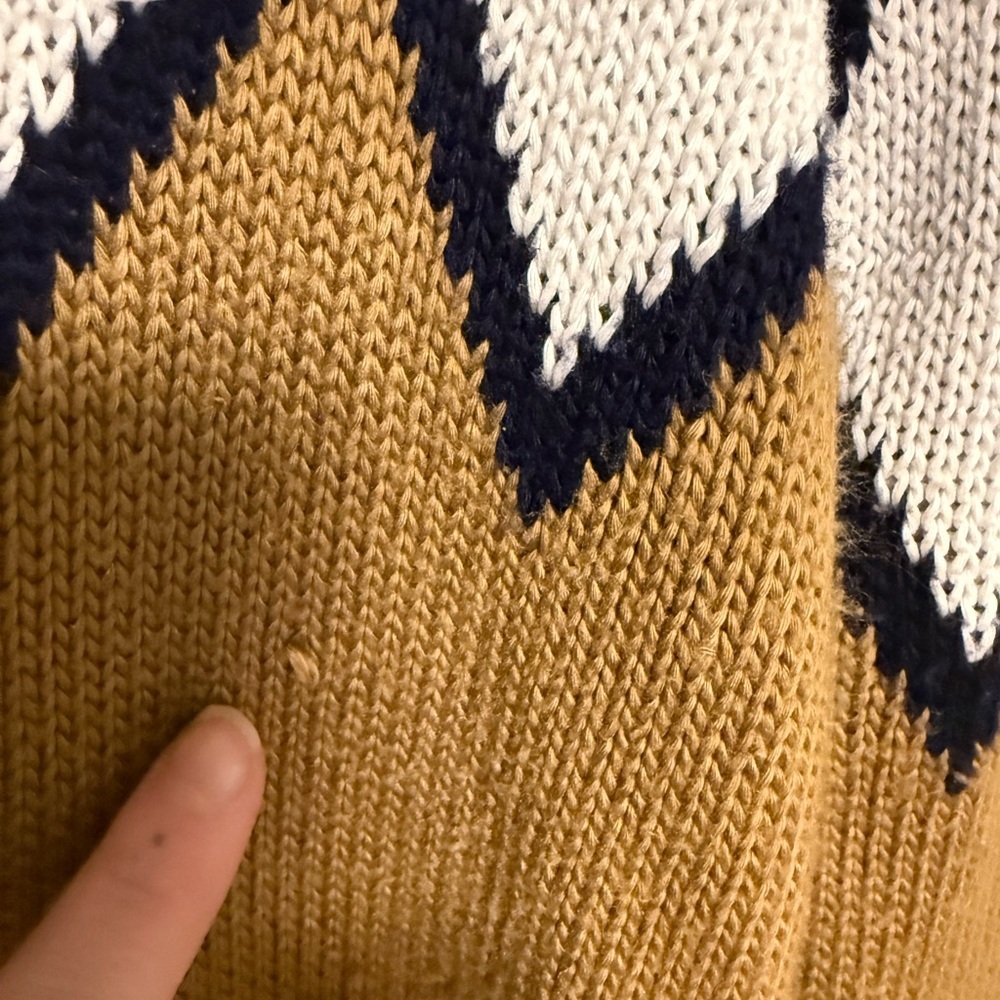 1990’s Women's Chunky Chevron Pattern Cardigan Sweater - Picture 4 of 9